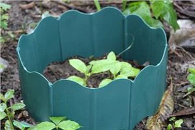 Pp anyag behelyezett talaj műanyag növényi kert kert kis kerítés